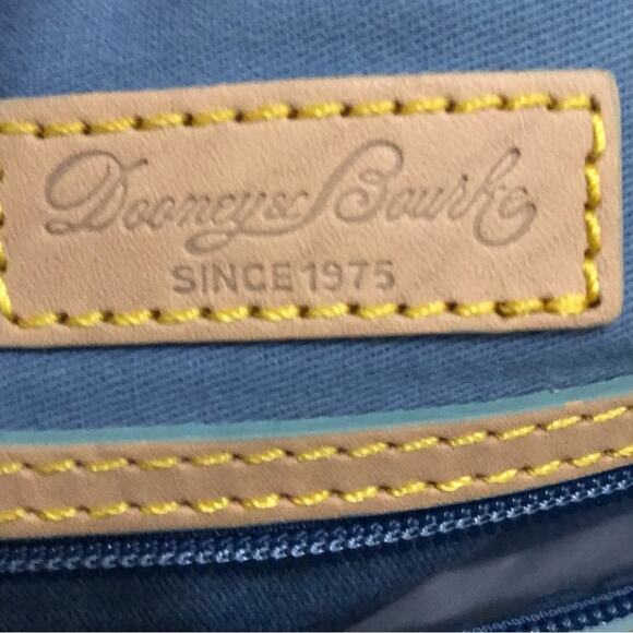 Disney Cruise Line Dooney & Bourke port hole Zip Top shopper Tote Bag - Picture 5 of 13